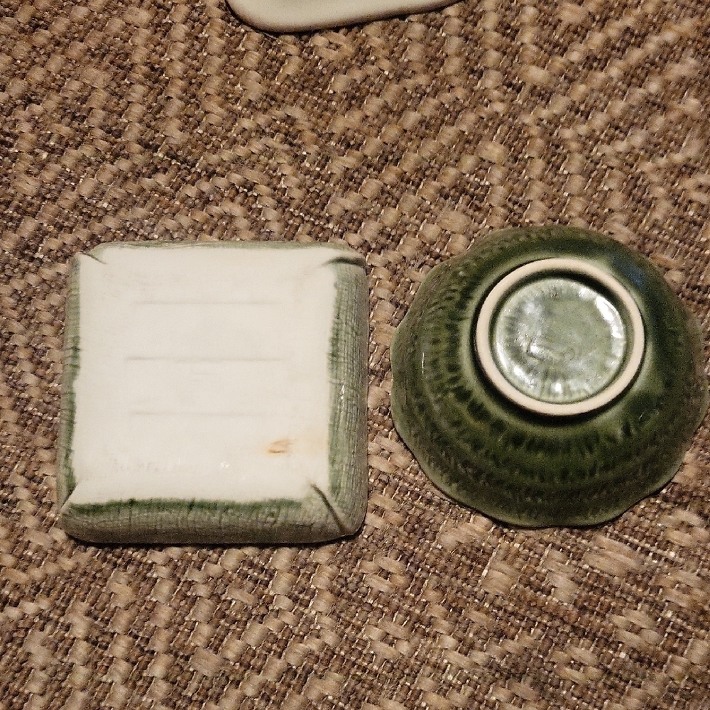 Green Ceramic Dishes with Rabbit Design - Picture 4 of 6